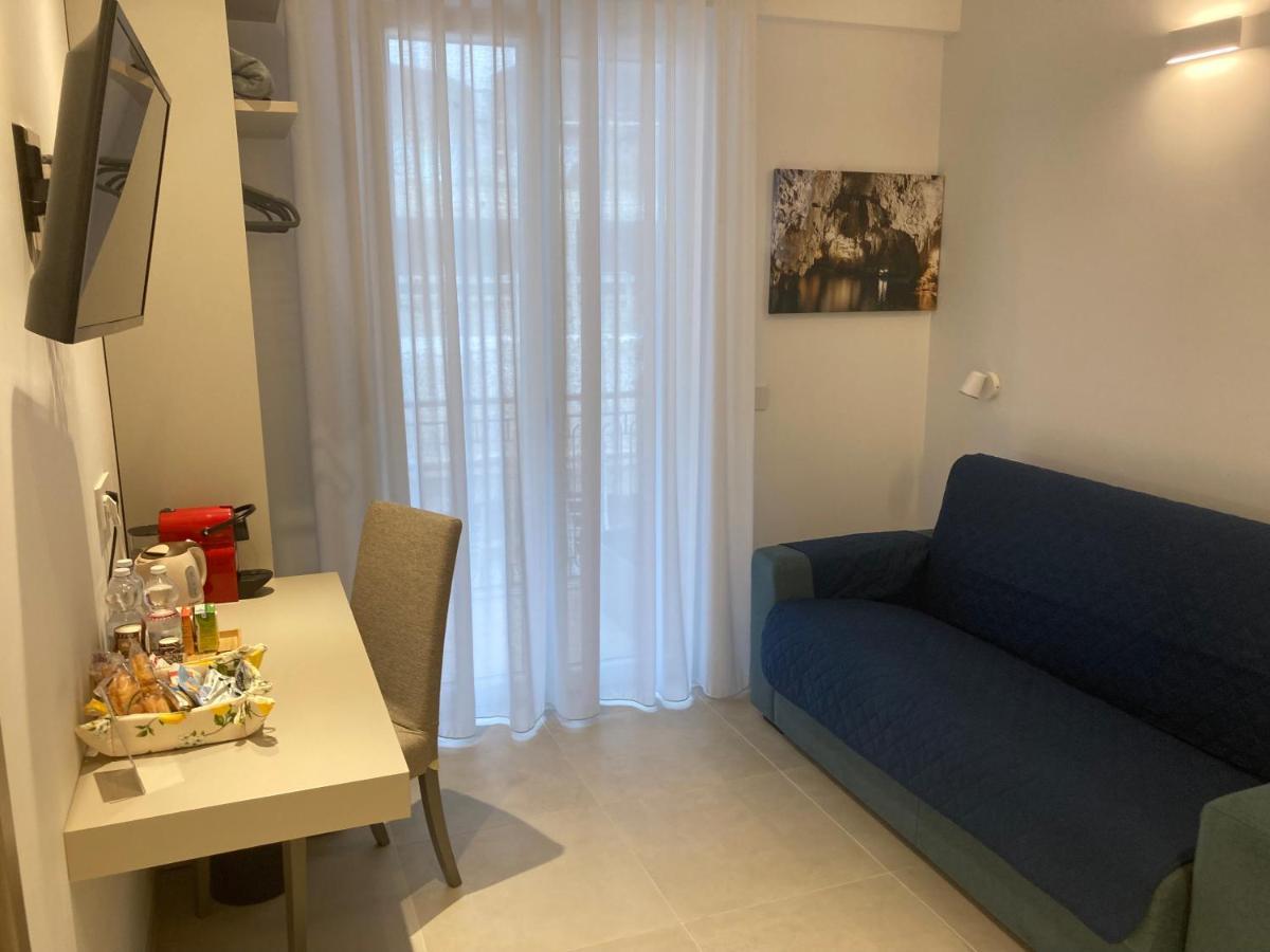 Divina Holiday - Rooms مايوري المظهر الخارجي الصورة